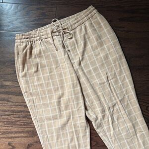 Old Navy Women's Tan Plaid Cropped Jogger Pants